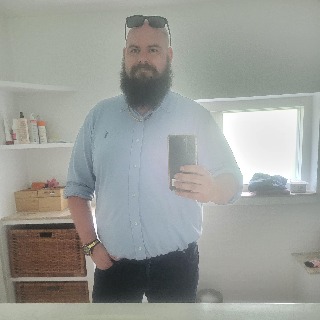 Frisk sød fyr med god humor 
Nogle vil sige jeg har lidt for meget sort humor😅
Kan godt ... kontakt Leif, single Mand fra Sønderborg.