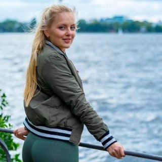 Young woman looking for a man, this is my first time on a dating site so be nice ... kontakt Elisa, single Kvinde fra København K.
